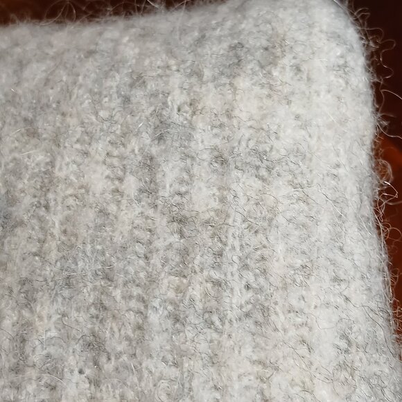 J. CREW (Point Sur) Luxurious Soft Wool Button Back Sweater (oversized) - Picture 6 of 15